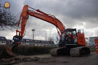 Hitachi Zaxis 225 Omgeving Haarlem