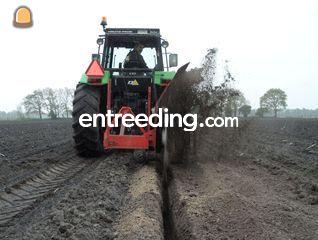 Deutz + greppelfrees Omgeving Oosterwolde