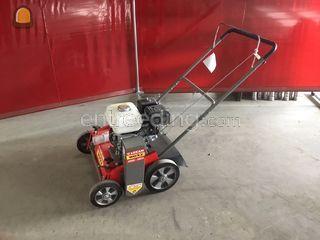 Verticuteermachine Omgeving Den Haag