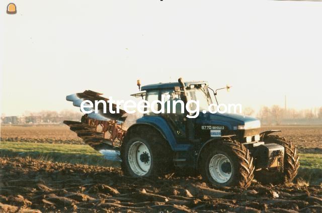 NH 8770 + ploeg