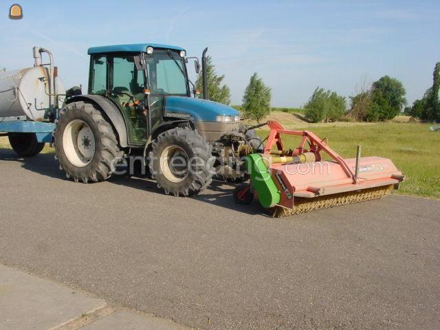 Trekker  met rolbezem