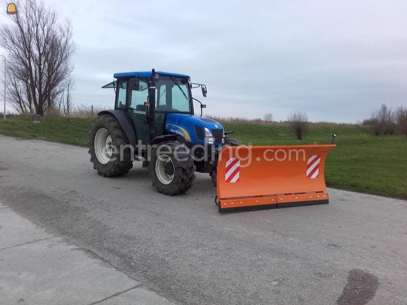 New holand met sneeuwschuif