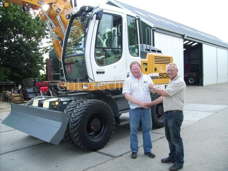 Liebherr 900C overdruk