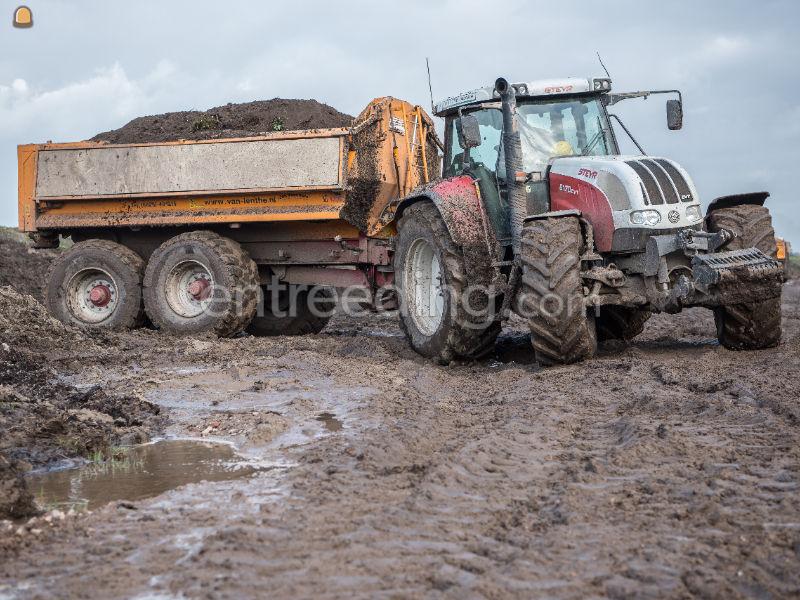 Steyr met veenhuis kieper
