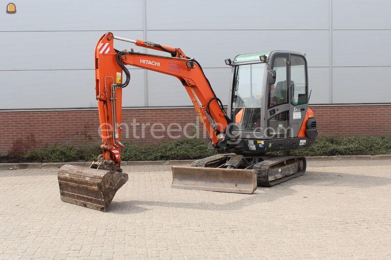 Hitachi Zaxis 35 met overdruk