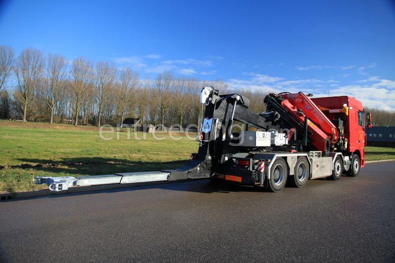 Bergingsvoertuig met afzetbare wrecker(lepel)-installatie incl. 130 tons laadkraan