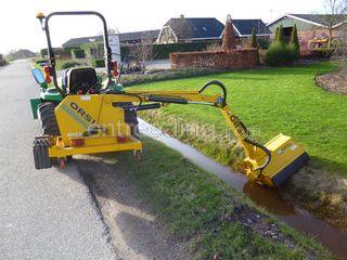 John Deere 3036E + Orsi k... Omgeving Barneveld