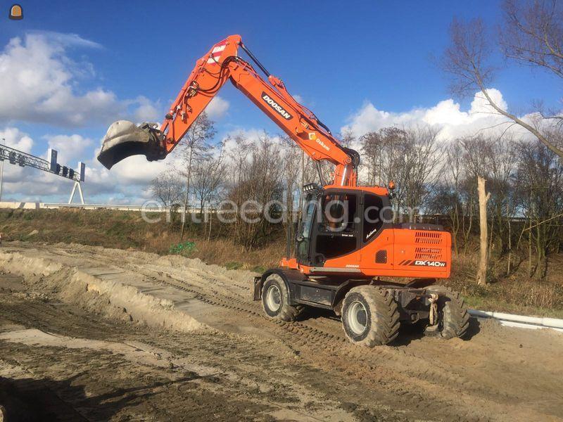 Doosan DX140 + GPS