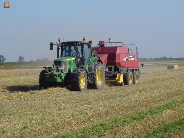 John Deere + New Holland BB 950A