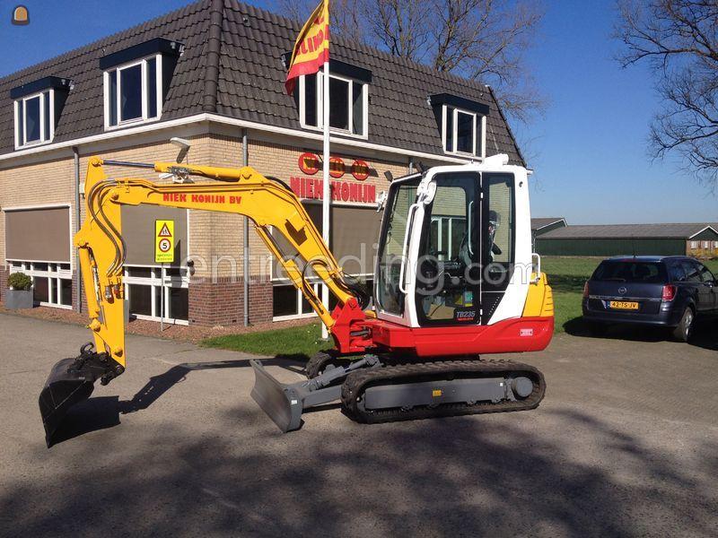 Takeuchi TB235