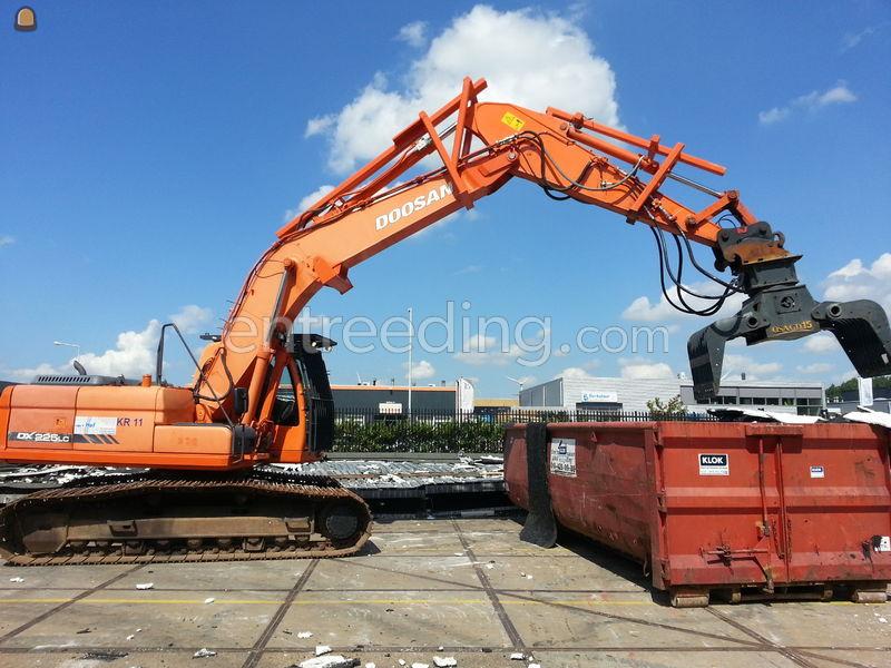 Doosan DX225LC