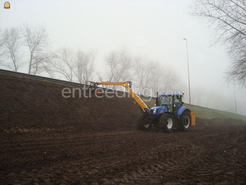 Herder met taludfrezer 