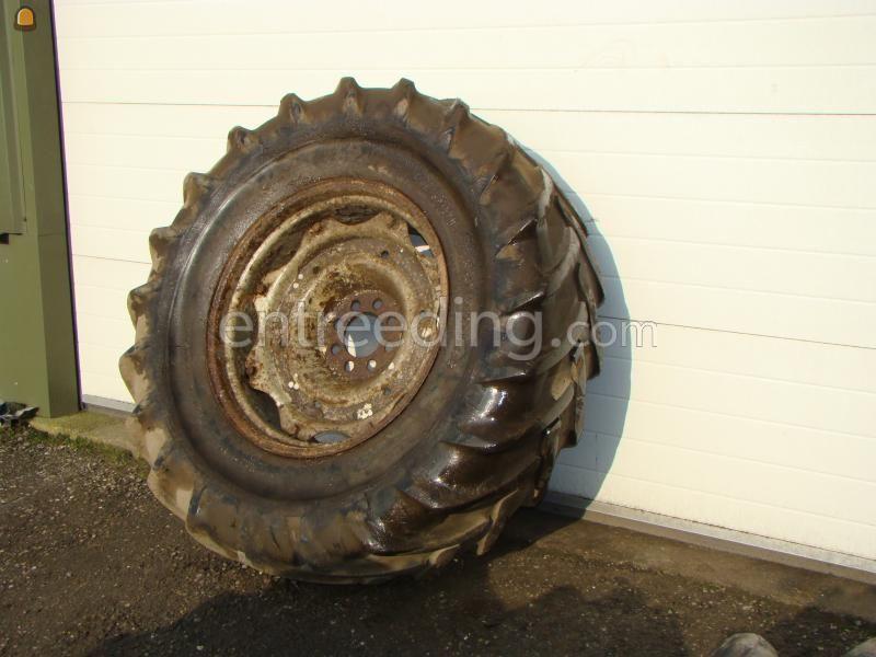 Banden (tractor / vrachtauto / kraan) Te koop 1x Kleber 18.4-15-30