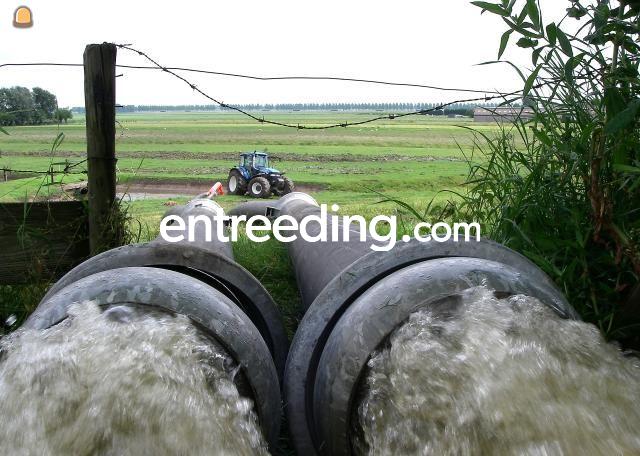 New Holland + waterpomp