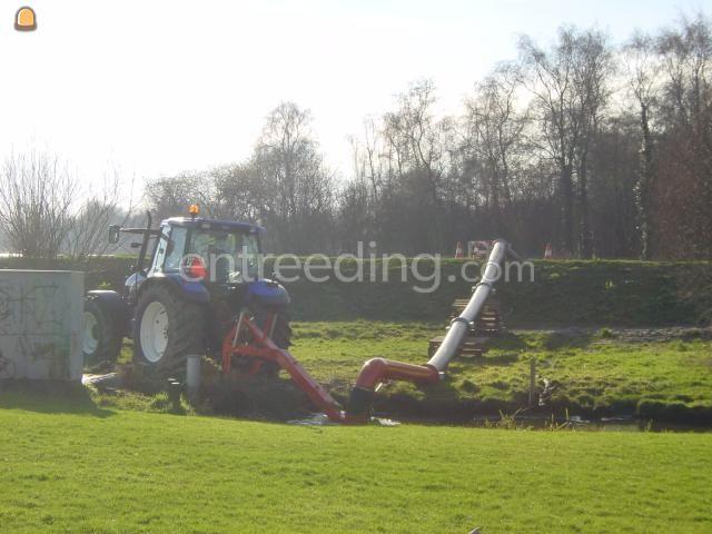 New Holland + waterpomp