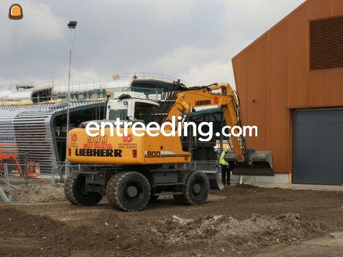 Liebherr A 900C