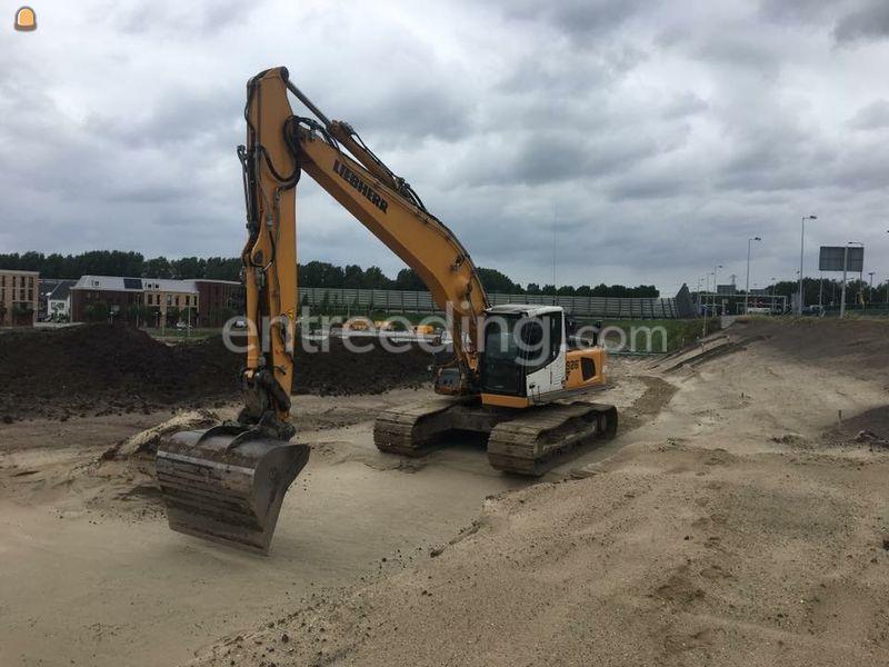 Liebherr 926 semi Long Reach