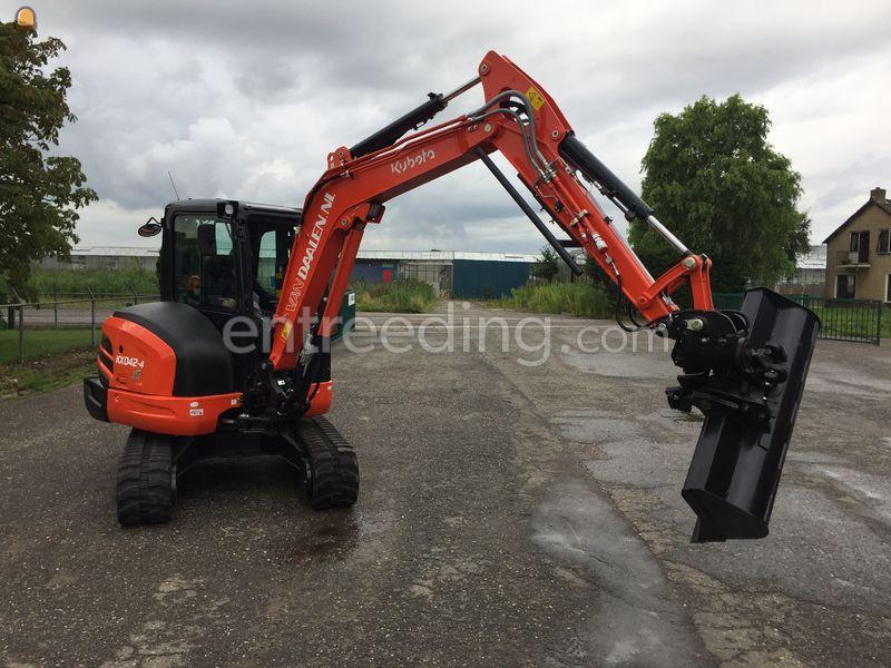 Kubota KX042-4