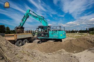 Kobelco SK210lc + GPS Omgeving Gouda