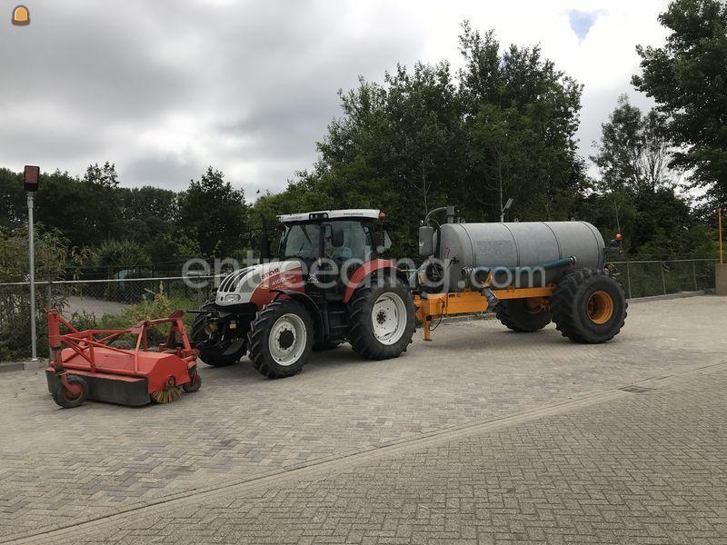 Steyr 4100 Profi + bezem + waterwagen