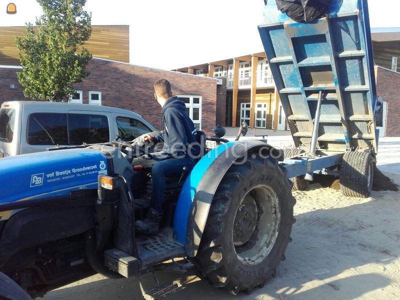 New holland tnf + 4 m3 kipper