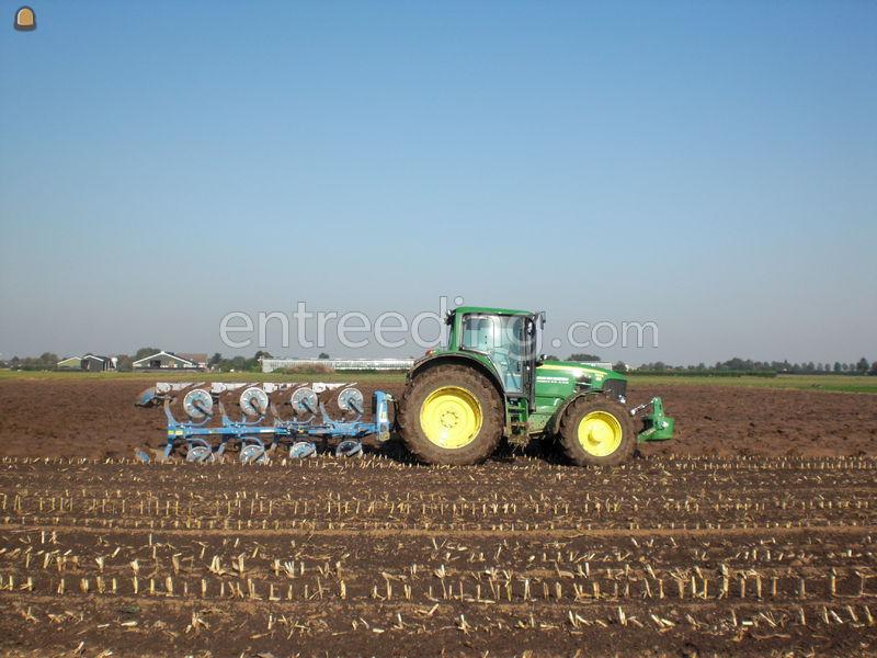 John Deere 7530 met ploeg