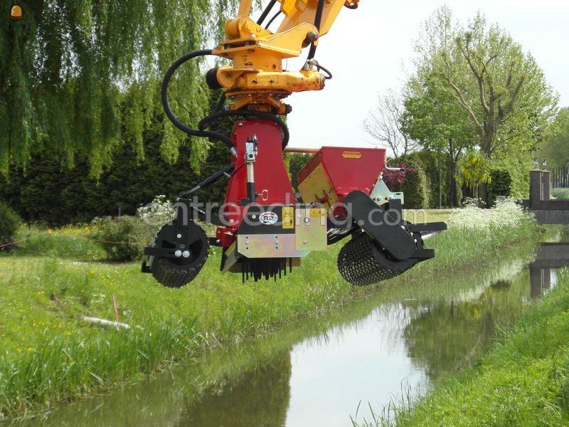 Trekker + taluutzaaimachine aan Herder arm