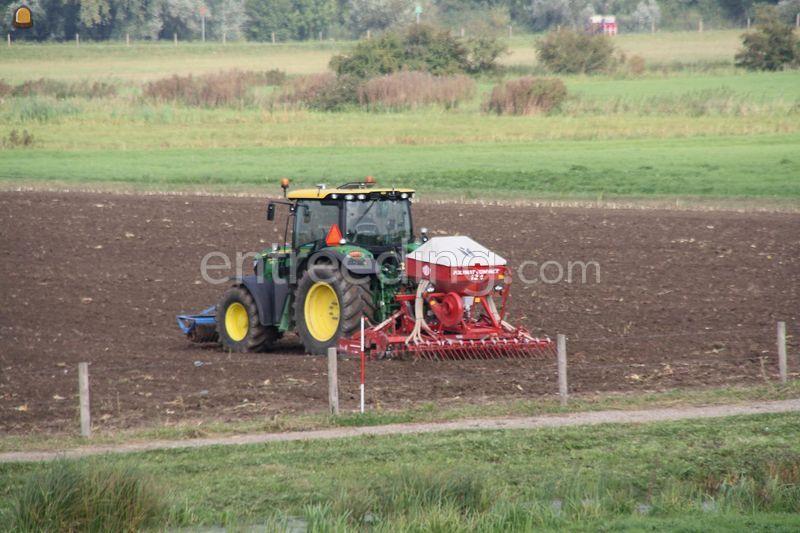 Tractor + kopeg en zaaimachine