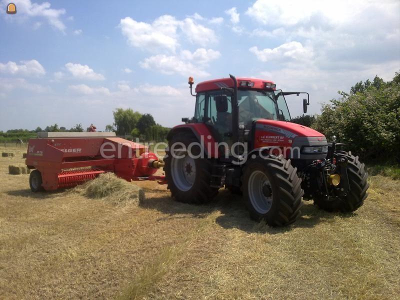 Mc Cormick130 met Welger kleine pakkenpers