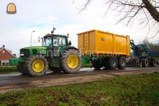 Tractor met VGM baggerkip... Omgeving Den Haag