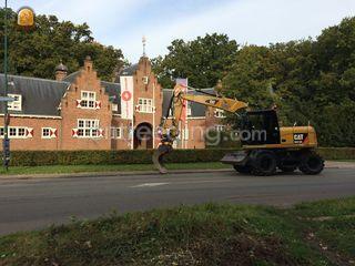 cat m313D+ kanteldraaistu... Omgeving Kamerik