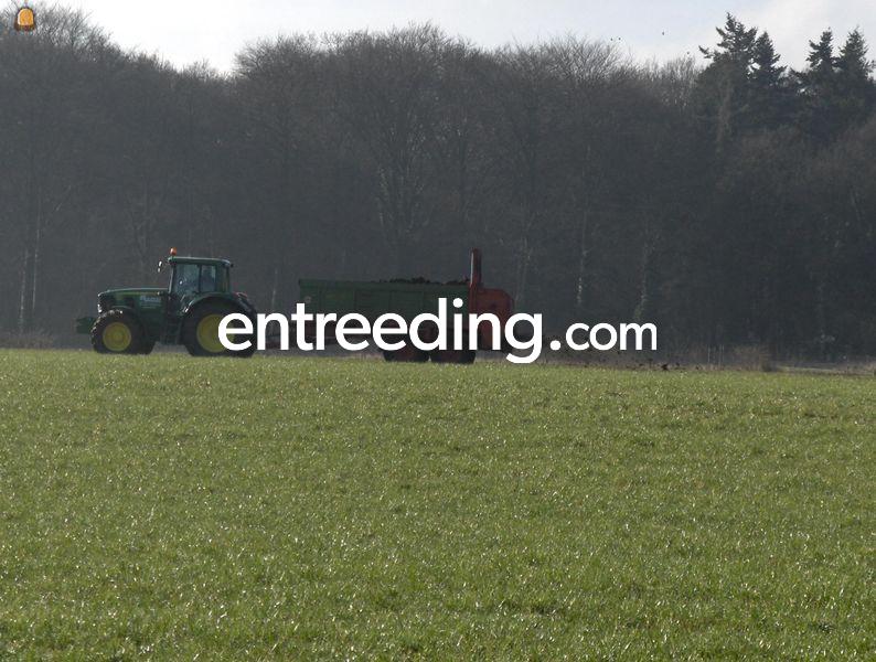 Tractor + tebbe breedstrooier