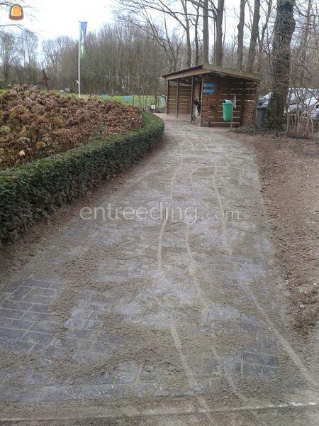 straatwerk aan leg pad