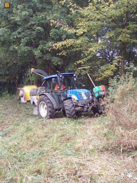 New Holland TND85A